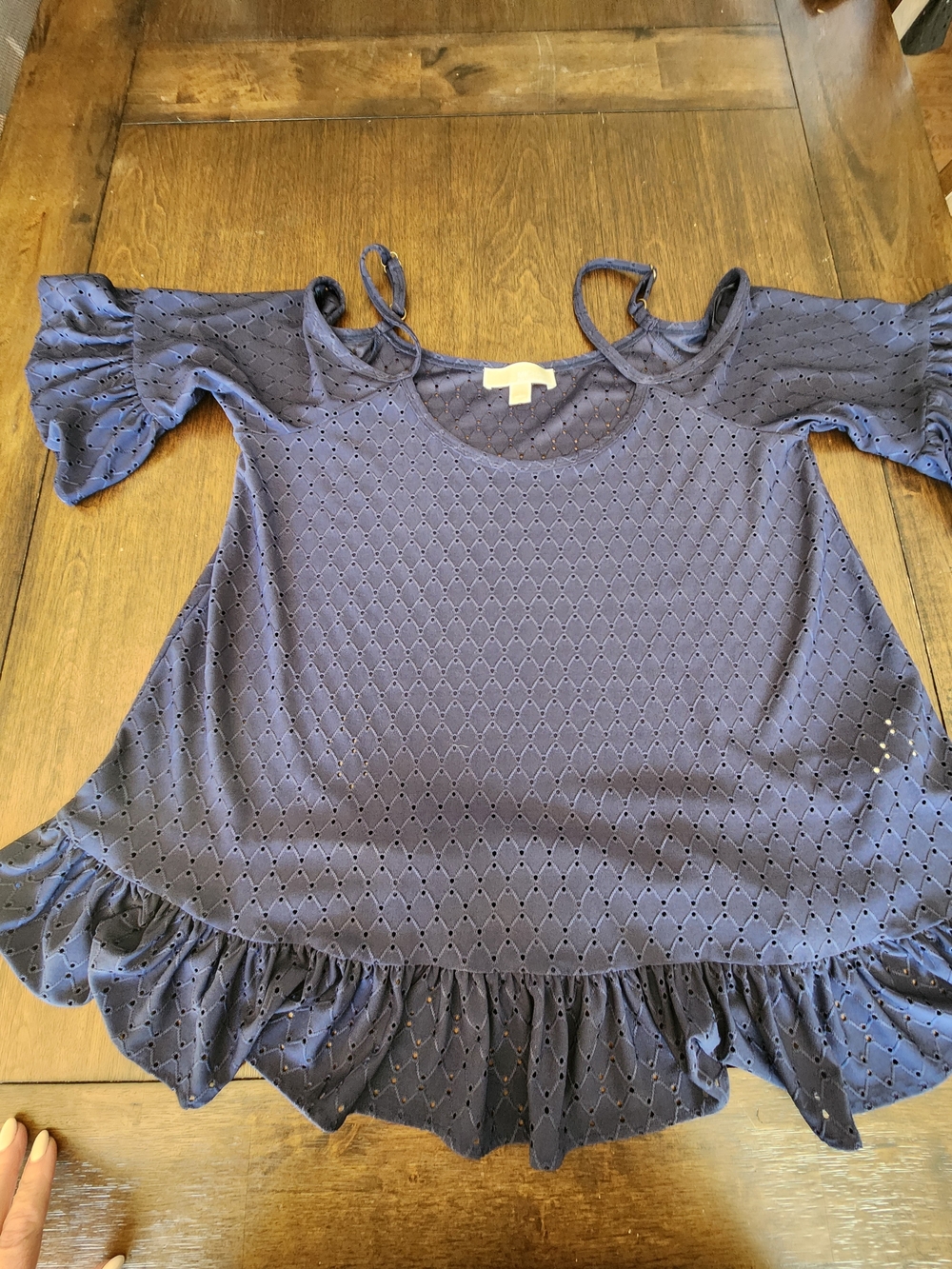 MICHAEL Michael Kors Navy Eyelet Cold-Shoulder Ruffle Top Size L